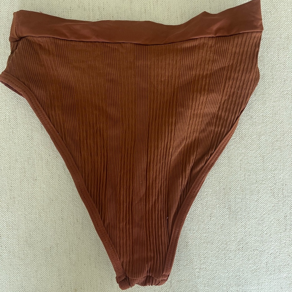 LRust Ribbed Bikini Set - Picture 6 of 6